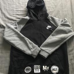 Boys Nike hoodie size 12/13 years
