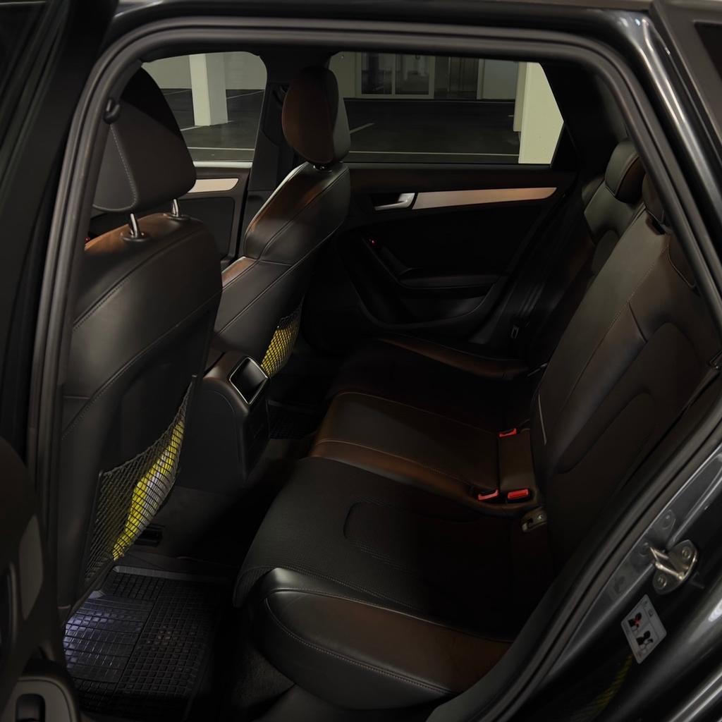 Schöner Audi A4 mit S-Line und Allradantrieb
- 120.000 km
- 2.0 tdi, 177 PS
- Baujahr 01/2014
- Automatik
- Scheckheftgepflegt
- Verkauf, da Umstieg auf SUV