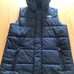 Boys blackNorth Face body warmer/ Gillet.
Size XL, only used a few times, in immaculate condition