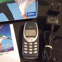 Zustand:  gut
Hersteller: Nokia
Modell: 3310
Display: keine Kratzer
Äußerlich: feine Kratzer
Touchscreen: nein
Akku: austauschbar
Installations CD: Nein
Benutzerhandbuch: Ja
Kopfhörer: Ja
Ladekabel: Ja
Funktioniert: Ja

Bei Versand innerhalb Deutschland zzgl. 5,- €