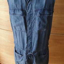 Jeans Jumpsuit in Größe S von Firma Blau und Firma H&M. Länge 62 cm. Versand 4Euro