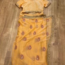 Handgemachte Sari’s wurde nur einmal auf einer Hochzeit getragen. Gr.ca.46-48