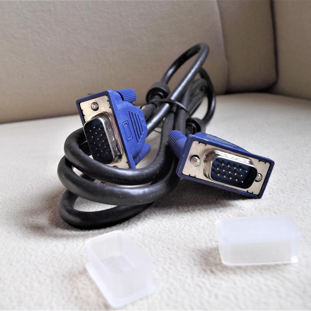 Serielles Kabel
für PC, Monitor, Drucker usw
schwarz
15 Polig
Länge 150 cm

Bei Versand innerhalb Deutschland zzgl. 2,50 €