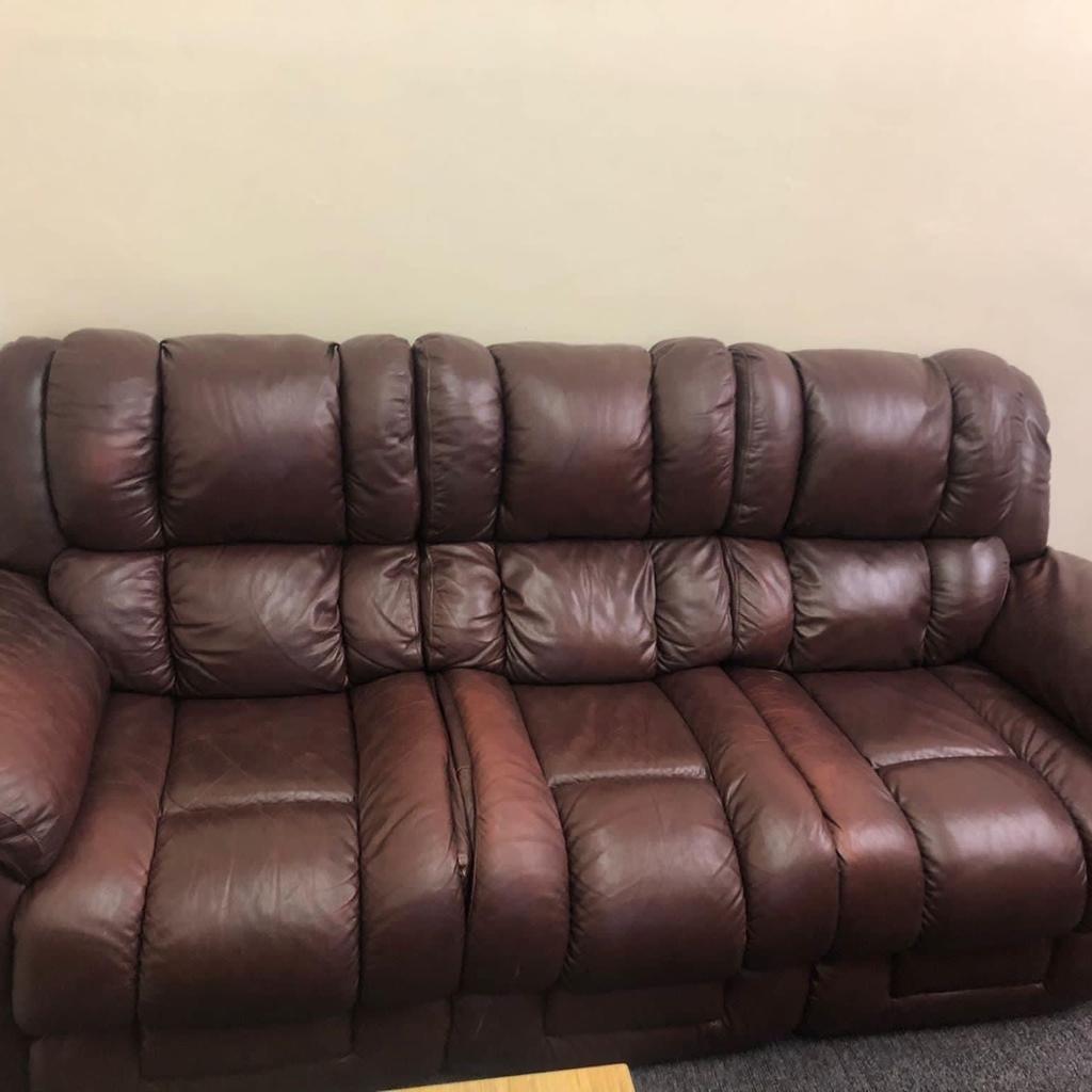 PREOWNED LAZY BOY 3 SEATER LEATHER SOFA in S62 Parkgate for £50.00 for