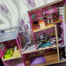 KidkraftUptown Dollhouse Doll House with Some Accessories.