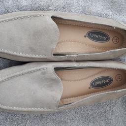 NEW DR SCHOL CASUAL BEIGE SHOES.(AMERICAN) BRAND NEW SIZE 8. UK 
WUD POST FOR COST