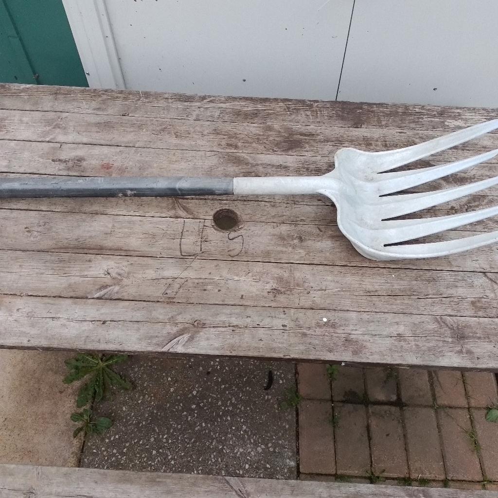 garden fork plastic very durable and light and comfortable