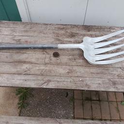garden fork plastic  very durable and light and comfortable