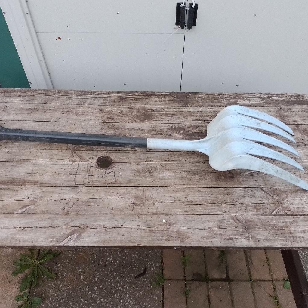garden fork plastic very durable and light and comfortable