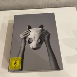 Bluray
DVD (in Folie)
CD Version (in Folie)
Versand 2,20€
