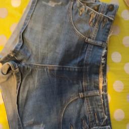 Jeans shorts in good condition, will fit uk size 8/10
Collection only
