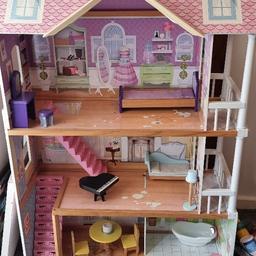doll house with accessories
needs a clean and paint
