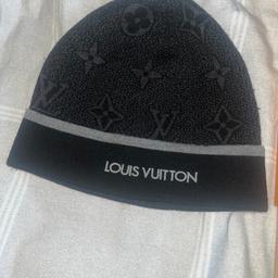 Legit check on this Louis Vuitton beanie, pretty sure it's fake but want a  second opinion before asking for a refund : r/Louisvuitton