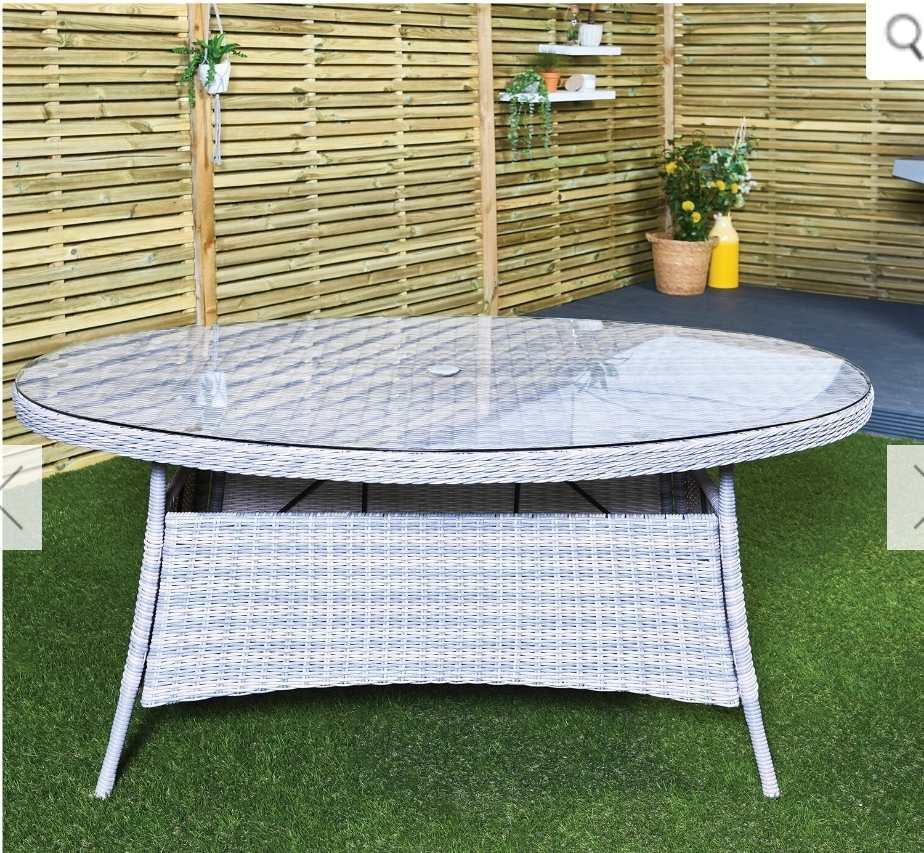 Canterbury 6 Seat Rattan Dining Table In Grey in B62 Halesowen für £