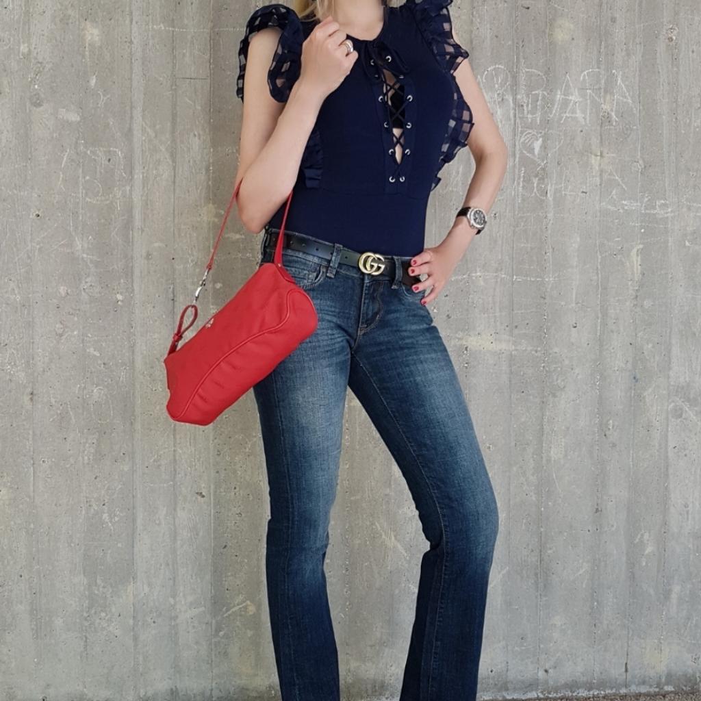 Jeans/ pantaloni donna marca Rifle, vita bassa, colore blu scuro, tg. XS (26).
Nuovi, ancora con cartellino.
Vendo anche borsa e tacchi.
Guarda altri miei annunci e risparmia sulle spese di spedizione.
#denim #donna #ragazza #cotone #pantalone #jeans #blu #Rifle #nuovo