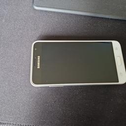 Verkaufe hier ein Samsung Galaxy J3 (2016) in weiß. Leichte Kratzspuren , kaum sichtbar. Gerät funktioniert einwandfrei.
Bei Versand zzgl. Versandkosten.

Da Privatverkauf keine Garantie, Gewährleistung und Rücknahme.