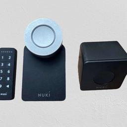 Verkaufe Nuki Combo Smart Look inkl. Keypad, Bridge und 12x Neue 1:5V Batterien,(4x Batterien halten ca. 5 Monate).