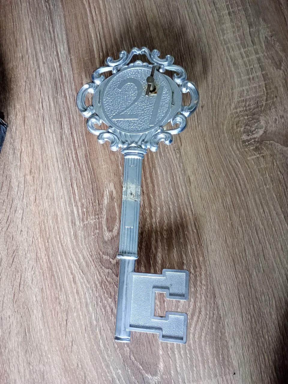 VINTAGE RETRO MUSICAL 21st BIRTHDAY KEY - CON in EH52 Broxburn für 10 ...