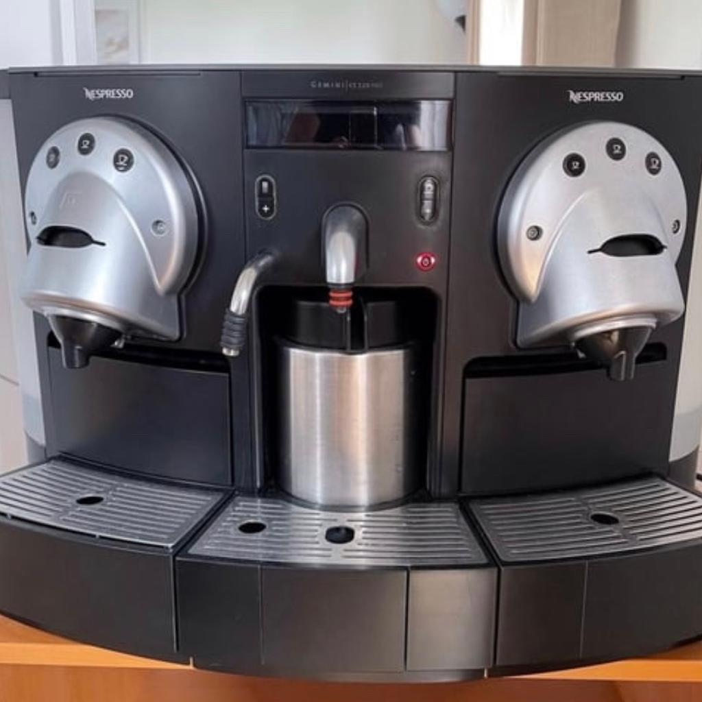 Nespresso Gemini C220 pro coffee machine in SW16 London für £ 150,00