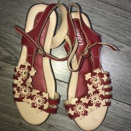 Women sandals good condition for sale size is 5. If bought then no return or exchange will be accepted cash and collection only