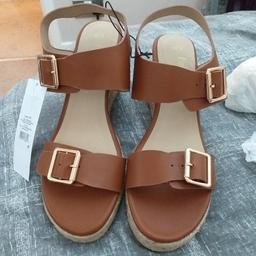 AS ABOVE LADIES WEDGE SANDALS SIZE 6 EURO 39, ADJUSTABLE STRAPS TO FRONT OF FEET AS WELL AS THE ANKLES, THESE ARE BRAND NEW STILL IN PACKAGING THESE ARE CASH ON COLLECTION ONLY I DONT, WONT, POST COLLECTION MANSFIELD WILL NOT SAVE BARGAIN NO OFFERS THANKS