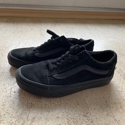 Vans Old Skool Schuhe
selten getragen
Farbe: schwarz
Größe: 36