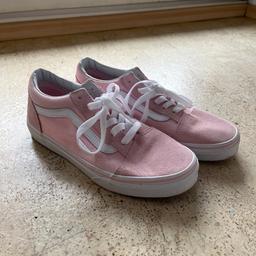 Vans Schuhe
selten getragen
Farbe: rosa
Größe: 36