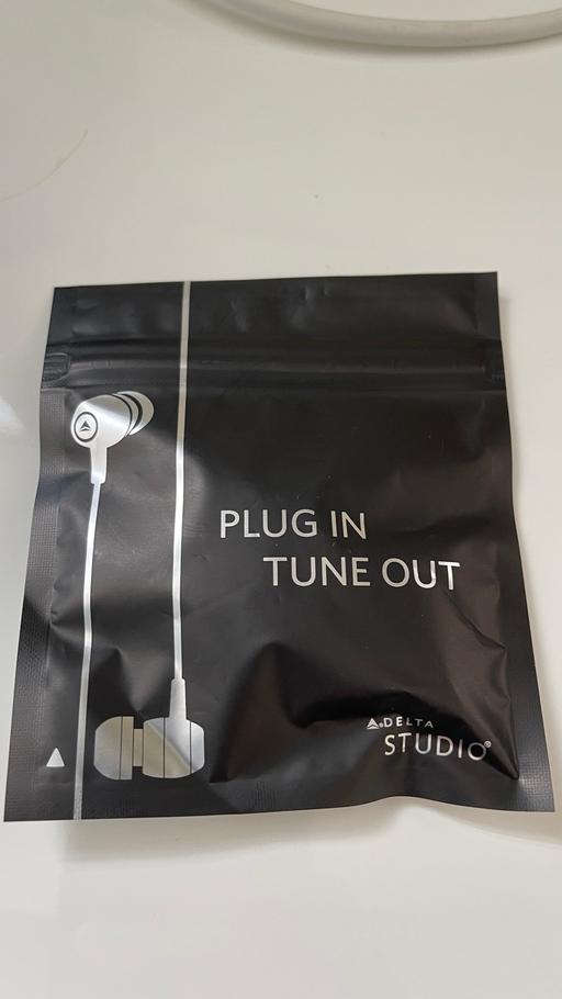 Buy & Sell Tyne and Wear South Tyneside - Photos for Delta Airlines Studio in-ear earphones sealed