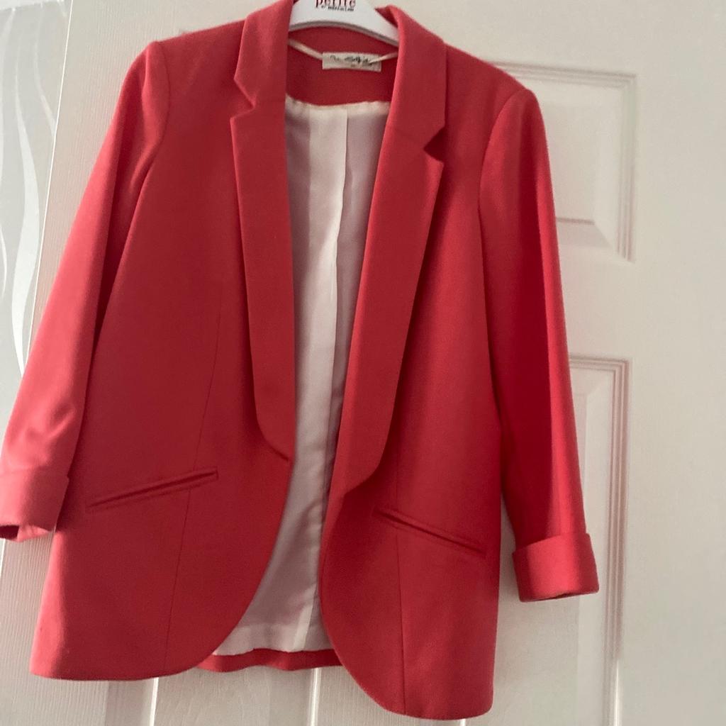 Here we have a Coral jacket bought from miss selfridge’s only wore for approx 3 hours in excellent condition ideal for that special occasion £15 collection only from Stockton TS19 no offers