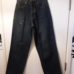 mens/boys baggy hiphop skater style jeans
by Bolt LONDON
waist 28"
hardly worn
cost £25 
collection Uxbridge