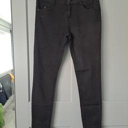 Ladies black New Look jeans size 12 Regular length. 
Skinny fit, soft denim.
From smoke/pet free home