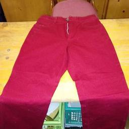 Verkaufe Rote Cecil Damenhose in Größe 26, neuwertiger Zustand.