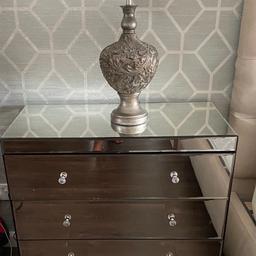 Mirror chest of drawers in good condition
Chipped a little on the foot and a slight chip can hardly see them
Strong drawers plastic inside wipe able and spacious