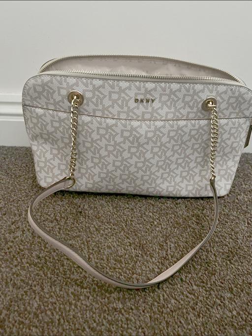 Buy & Sell Reading - Photos for New dkny shoulder bag white