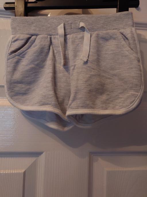 Buy & Sell Leicestershire Charnwood - Photos for Girls grey shorts size 2-3 years