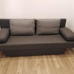 verkauft wird eine Couch mit Bettfunktion und Stauraum 

wurde Anfang Mai beim Lutz als Übergangslösung gekauft 

Neupreis 200€

192x80 wie im Foto abgebildet