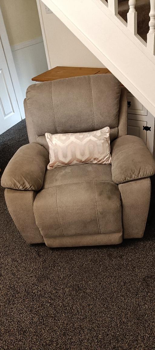 Buy & Sell Dudley Town Centre Dudley - Photos for electric reclining armchair