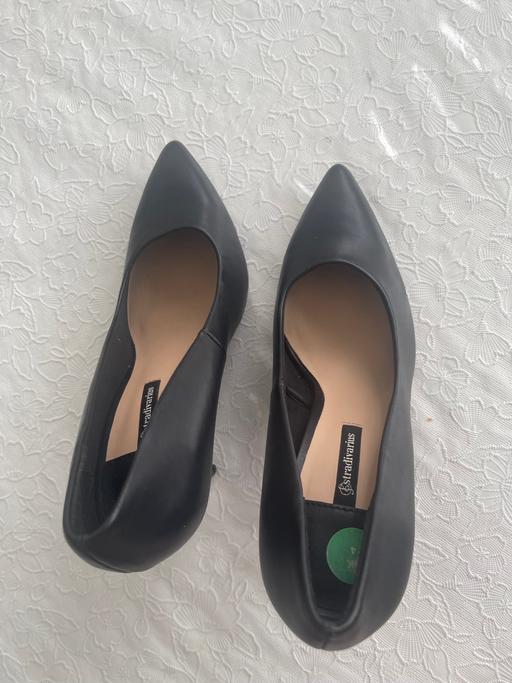 Buy & Sell East London Bow - East London - Photos for High heels shoe