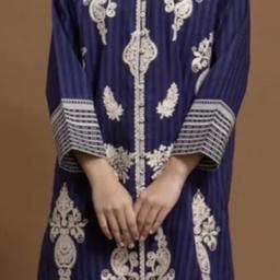 Khaadi kurtaa
Brand new with original tags
Size 6
I have size 10 trousers that l am selling separate that can go with this kurtaa if wanting the option of wearing as a suit as shown in the first picture