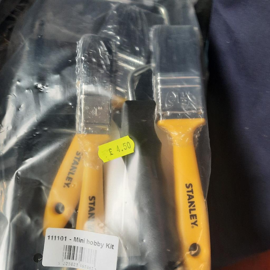 Paint Rollers & Tray sets Different sizes in B11 Birmingham für 4,00