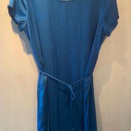 Sommerkleid der Marke Vila in der Farbe blau Gr. 38 / M
Kleid wurde noch nie getragen!

Der Verkauf erfolgt unter Ausschluss jeglicher Gewährleistung da Privatverkauf