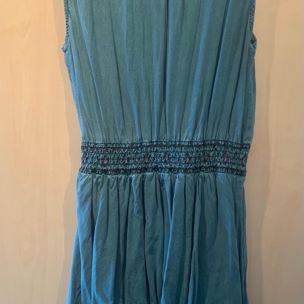 Sommerkleid der Marke Review in der Farbe blau/grün Gr. 36/S
Kleid wurde noch nie getragen!

Der Verkauf erfolgt unter Ausschluss jeglicher Gewährleistung da Privatverkauf