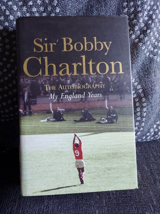 Buy & Sell Leicestershire Charnwood - Photos for Sir Bobby Charlton - the autobiography BOOK