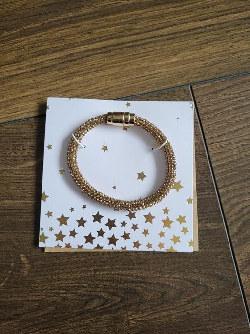 Buy & Sell West Midlands Sandwell - Photos for Avon Freja Sparkly Gold Bracelet