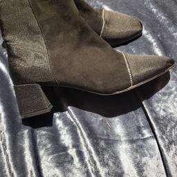 lovely boots with small stones from riverisland only wore for few hours good size 6 suede and cloth colour black