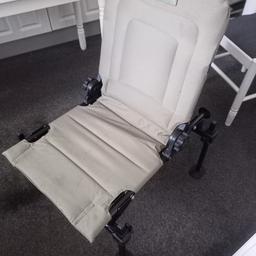 Korum Recliner Chair with its bag, adjustable legs, side pocket for nets or keep nets. shoulder strap in good condition. can fit all accessories on etc.
