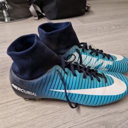 SIZE 9 NIKE FOOTBALL BOOTS FOR SALE NEEDS INSOLES