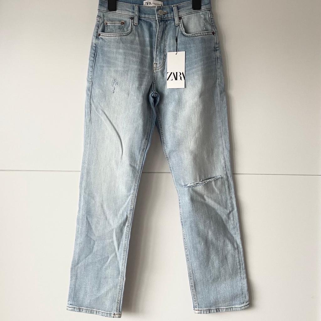Hey ihr lieben ☺️

ich verkaufe eine neue Zara Cropped Jeans in blau mit einem Schlitz

Grösse S 36

Neupreis 39,95€
Ich habe die Jeans selbst für diesen Preis gekauft