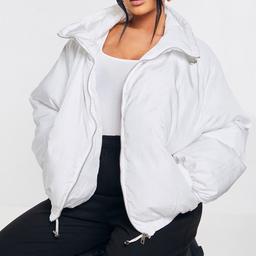 Never worn - Look all kinds of cosy in this jacket doll. Featuring a white puffer jacket material with an extreme oversized fit and zip fastening, we are obsessed. Wear this over a grey bodysuit and blue jeans for a look we're loving right now doll.
Length approx 68.5cm/27" (Based on a sample size UK 6)
Model wears size UK 6/ EU 34/ AUS 6/ US 2
Model Height -  5ft 3"