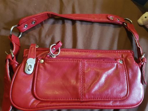 Buy & Sell Nottinghamshire Ashfield - Photos for Red handbag